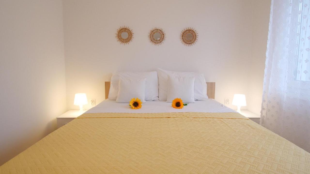 Arena Apartment With 3 Bedrooms In The City Center プーラ エクステリア 写真