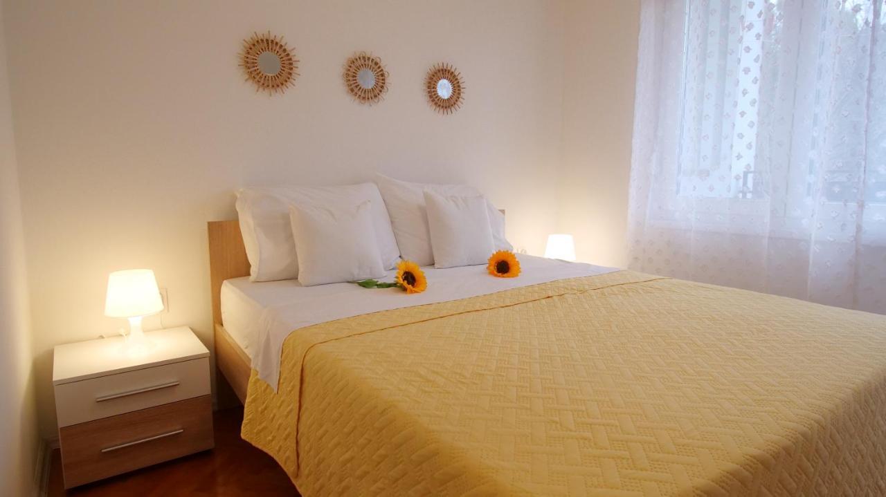 Arena Apartment With 3 Bedrooms In The City Center プーラ エクステリア 写真