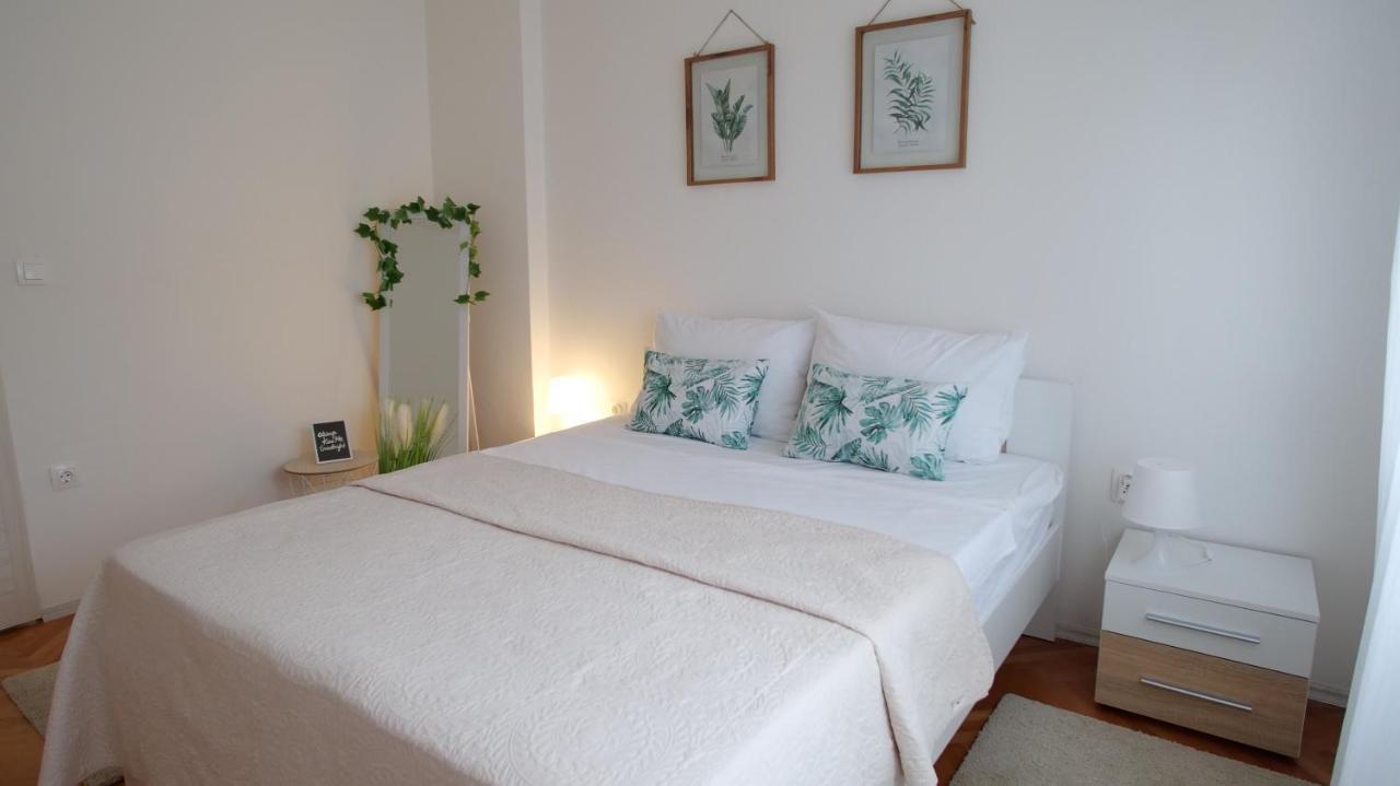 Arena Apartment With 3 Bedrooms In The City Center プーラ エクステリア 写真