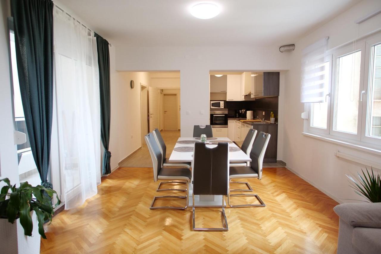 Arena Apartment With 3 Bedrooms In The City Center プーラ エクステリア 写真